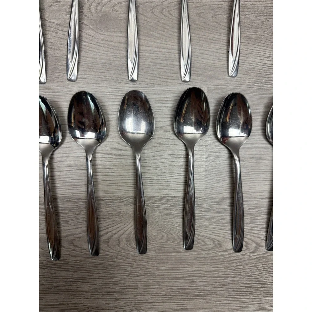 Lot Of 16 International Silver Company Teaspoons. IS CO Stainless USA Made!